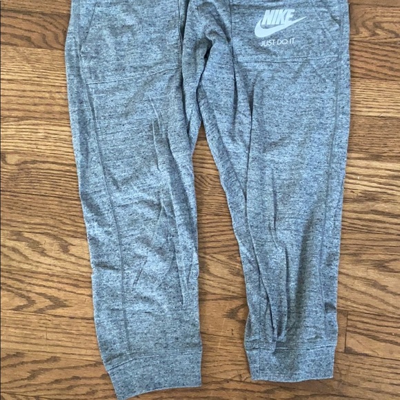 Nike joggers - Picture 2 of 5